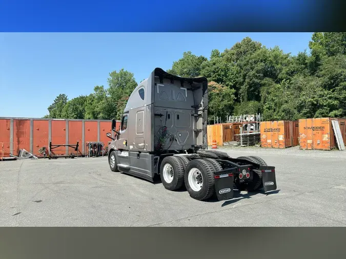 2025 Freightliner Cascadia 1264cf72d351cbbd3e4e1be4f5d3602b68a