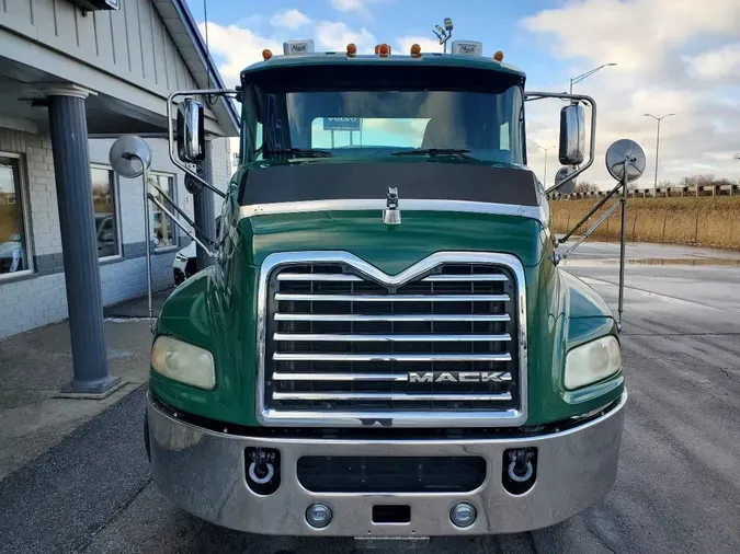 2017 MACK CXU613