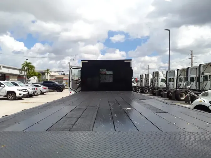 2016 FREIGHTLINER M2 106