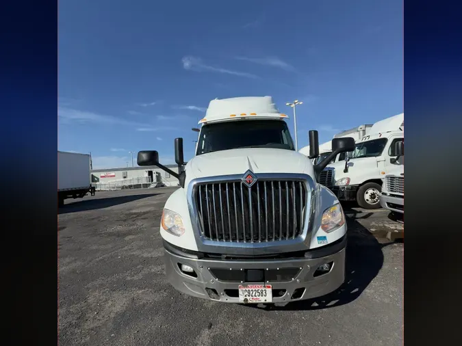 2019 NAVISTAR INTERNATIONAL LT625 SLPR CAB