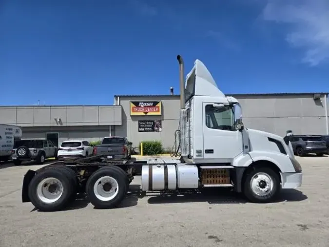 2016 Volvo VNL64T3004d0b91261985d3443fecaab9d413d580