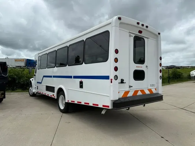 2018 Freightliner S2106