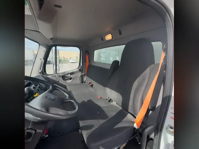 2019 FREIGHTLINER/MERCEDES M2 106