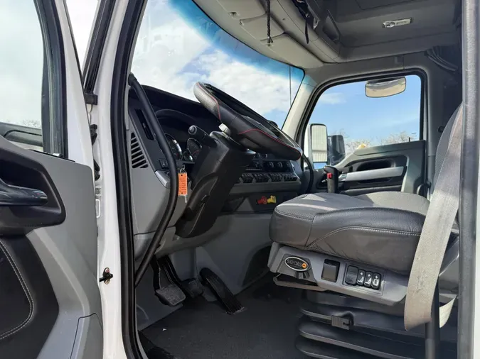 2021 Kenworth T6804d108194796bb2515e95a1d84ddaaa0b