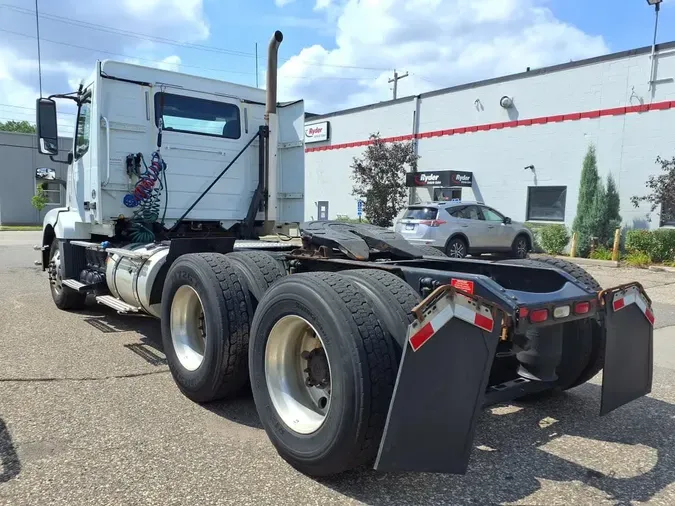 2017 VOLVO VNL64TRACTOR