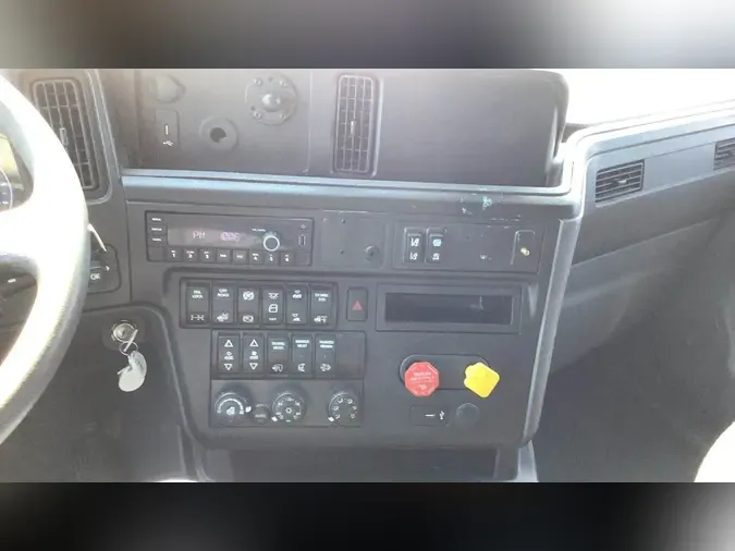 2022 International LT4d1596e8e971d4b5664d6c932742c6fe