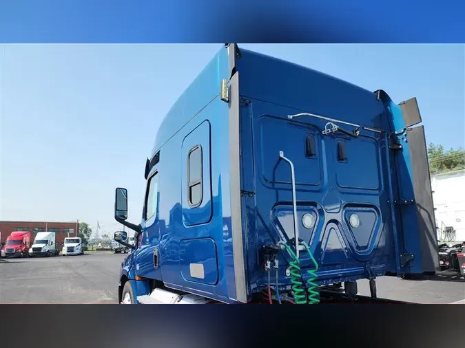 2019 FREIGHTLINER CA126