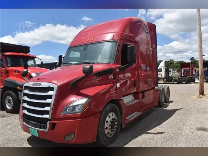 2019 FREIGHTLINER CASCADIA 126