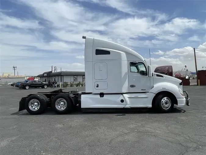2021 KENWORTH T680