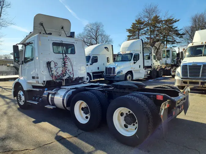 2019 VOLVO VNL