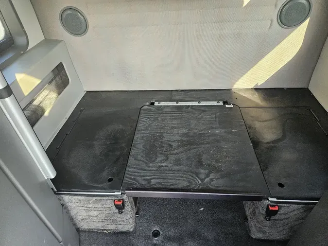 2023 VOLVO VNL64T860
