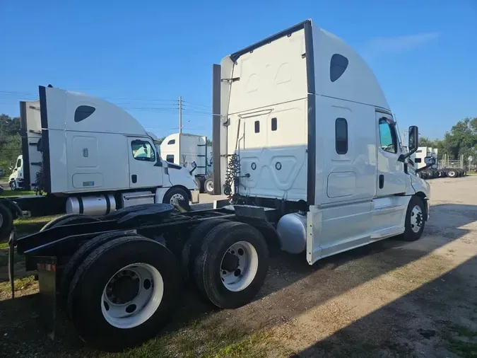 2020 FREIGHTLINER NEW CASCADIA PX12664