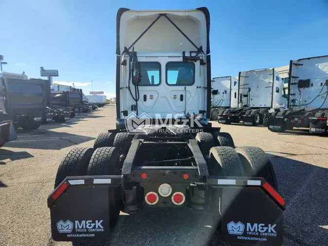 2019 FREIGHTLINER CASCADIA CA126