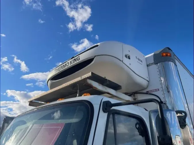 2017 FREIGHTLINER/MERCEDES M2 106