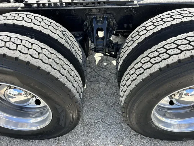 2022 Peterbilt 5794d2700330934bd2ef77bea3369d75627