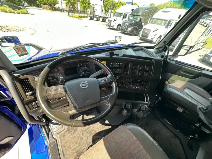 2023 Volvo VNL64T860