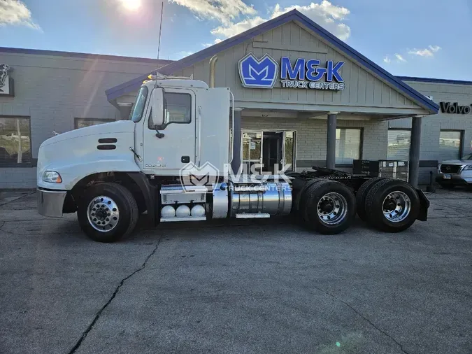 2018 MACK CXU613