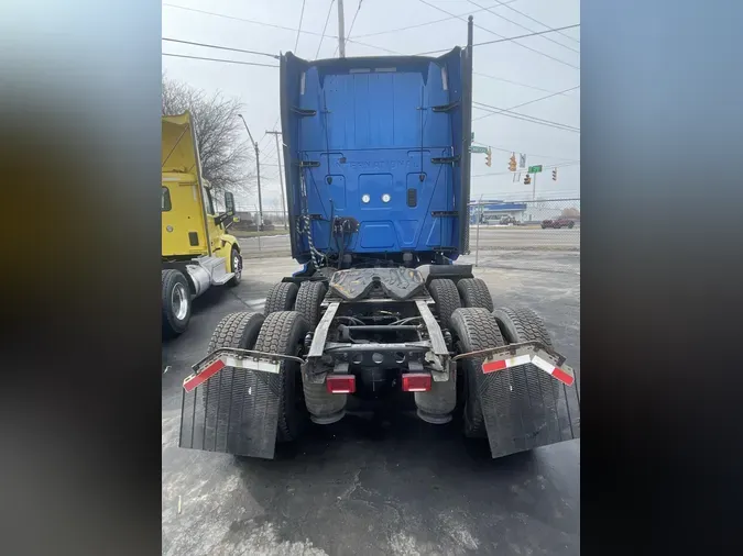 2022 International LT625