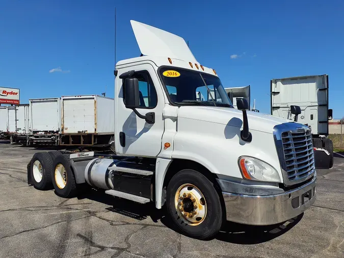 2016 FREIGHTLINER/MERCEDES CASCADIA 125