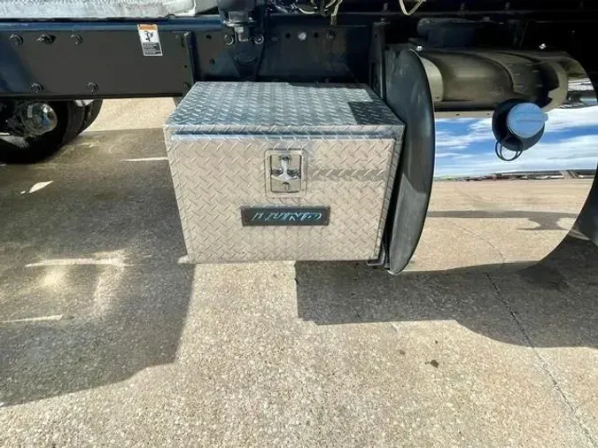 2024 Peterbilt 389