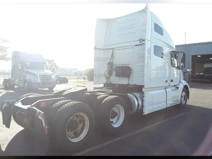 2020 VOLVO VNL64T-760