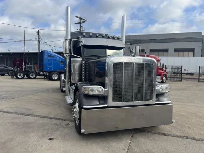 2021 Peterbilt 389