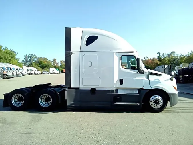 2022 Freightliner Cascadia 126