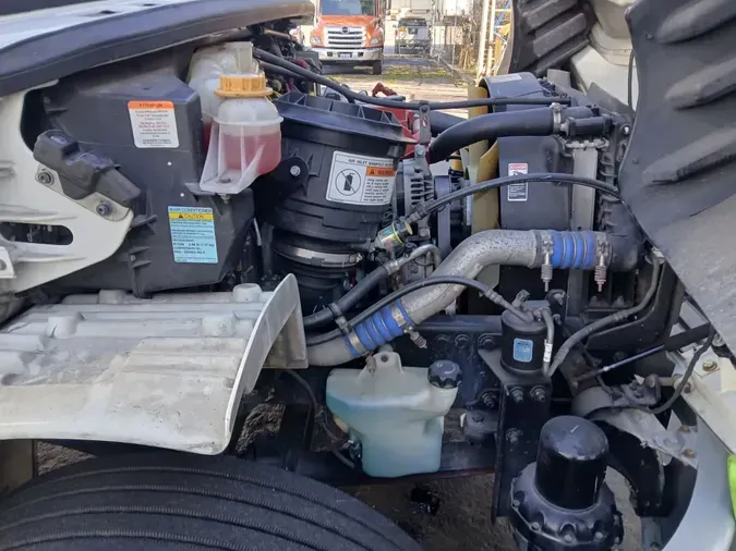 2019 FREIGHTLINER/MERCEDES M2 106