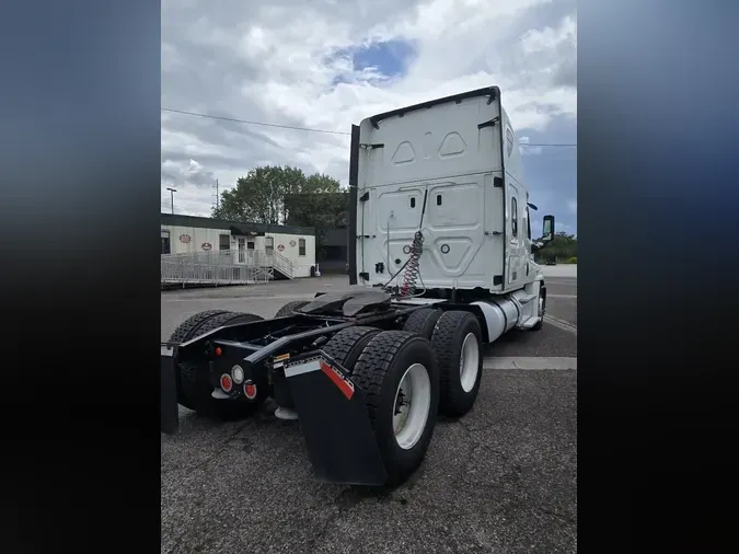 2019 FREIGHTLINER/MERCEDES CASCADIA 125