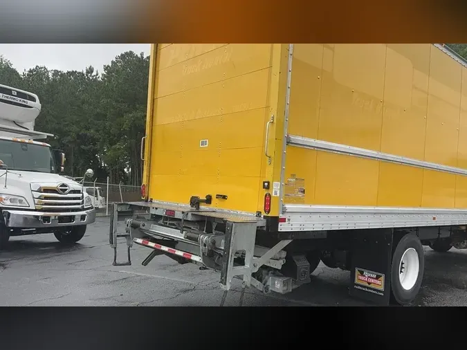 2019 Freightliner Business Class M2 106