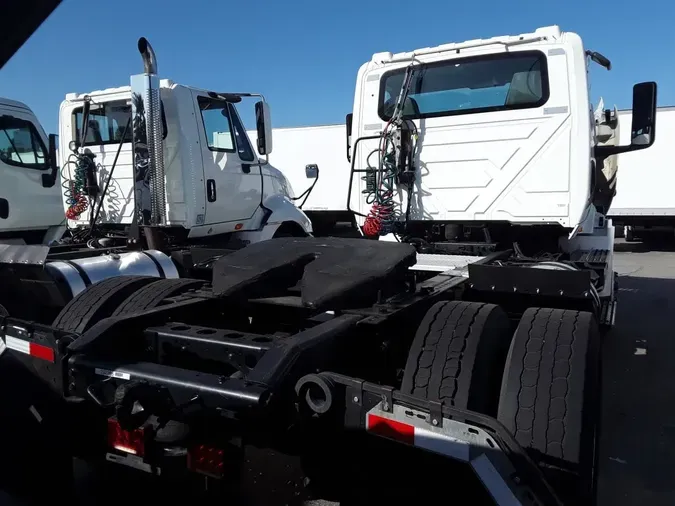 2019 NAVISTAR INTERNATIONAL RH613 DAYCAB S/A