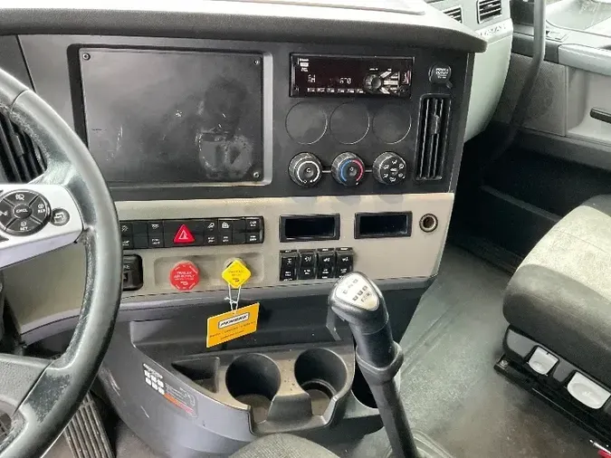 2019 Freightliner T12664ST