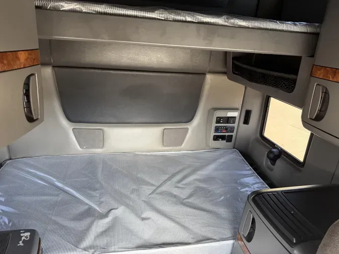 2022 International LT625