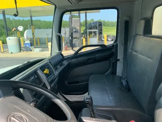 2018 HINO TRUCK 268