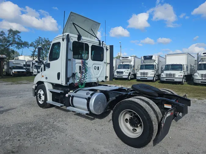 2020 FREIGHTLINER/MERCEDES CASCADIA 113