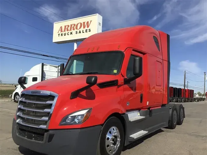 2021 FREIGHTLINER CA126