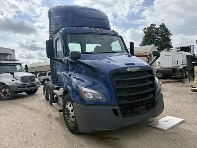 2021 FREIGHTLINER CASCADIA 116