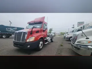 2016 FREIGHTLINER/MERCEDES CASCADIA 113