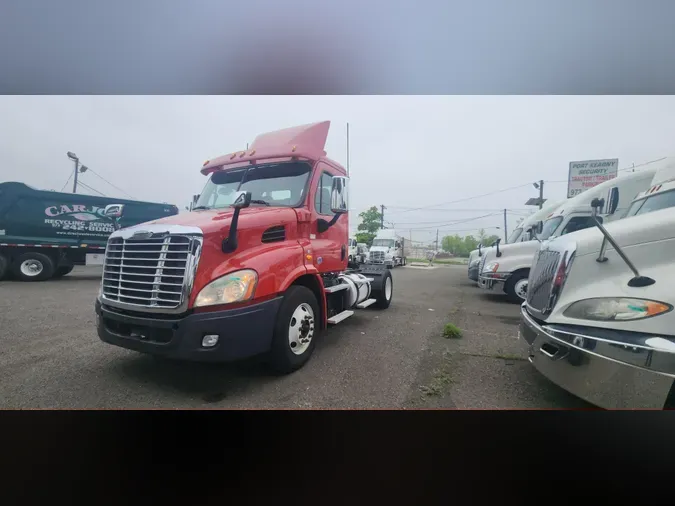 2016 FREIGHTLINER/MERCEDES CASCADIA 113