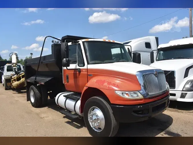 2011 INTERNATIONAL DURASTAR 4300
