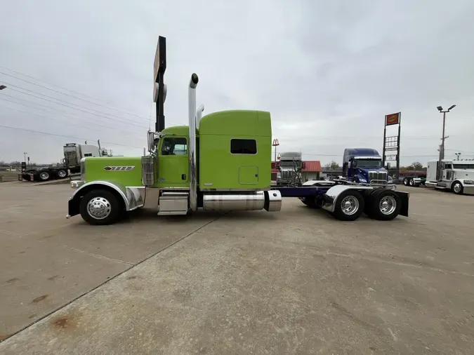 2022 Peterbilt 389