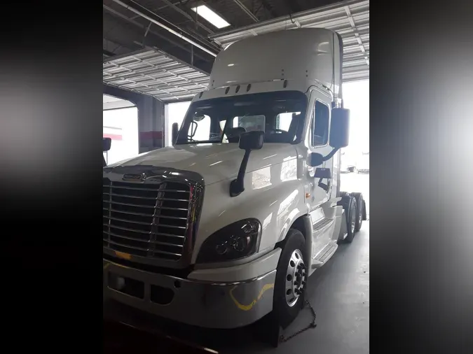 2017 FREIGHTLINER/MERCEDES CASCADIA 125