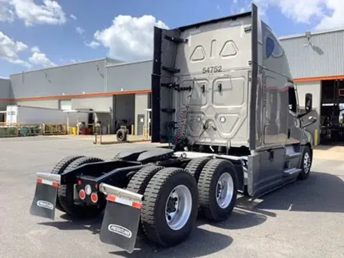 2023 Freightliner Cascadia