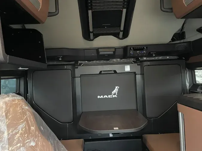 2026 MACK Pioneer 76" High Roof