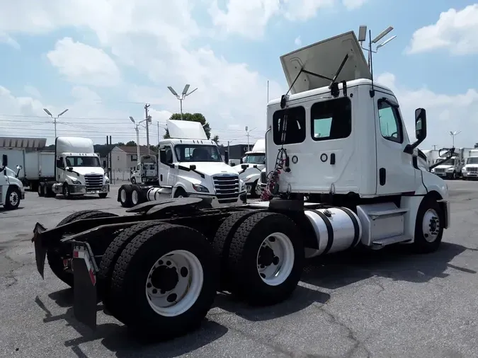 2019 FREIGHTLINER/MERCEDES NEW CASCADIA PX126644d5b7098beb91d29b3000df8f14fbc24