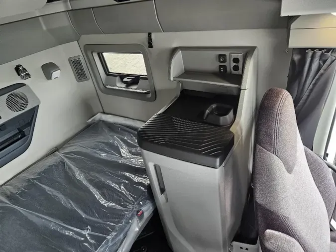 2026 VOLVO VNL64T8604d6103a24fb9107e1b720fdd0e3a7b0a