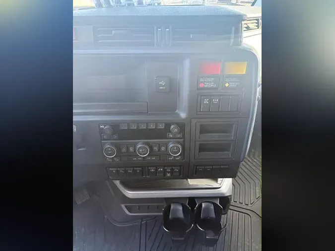 2027 VOLVO TRUCK VNL64TV04