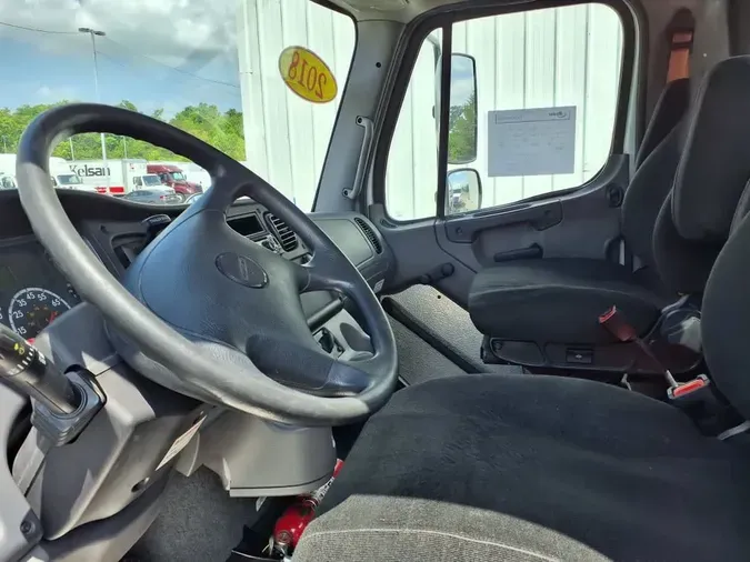 2018 FREIGHTLINER/MERCEDES M2 106