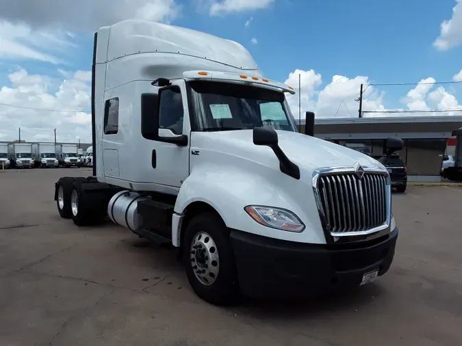 2019 NAVISTAR INTERNATIONAL LT625 SLPR CAB