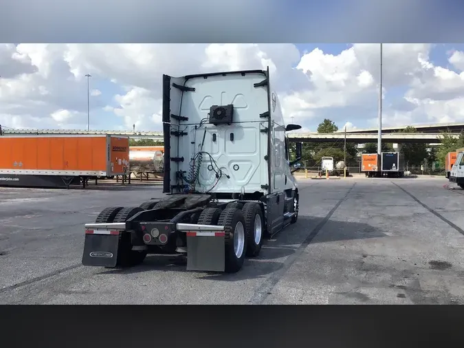 2022 Freightliner Cascadia 1264d66cf4a7502809a40416a95923b1338